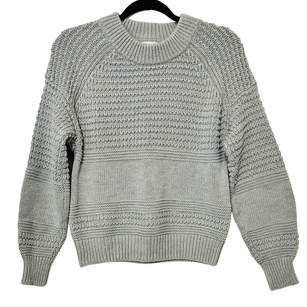 Universal Thread Heather Grayish Textured Knit Pullover Cozy Sweater Sz Medium
